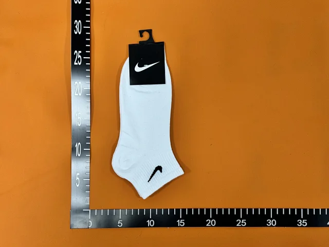 Nike Socks Everyday Lightweight No-Show product detail image 2