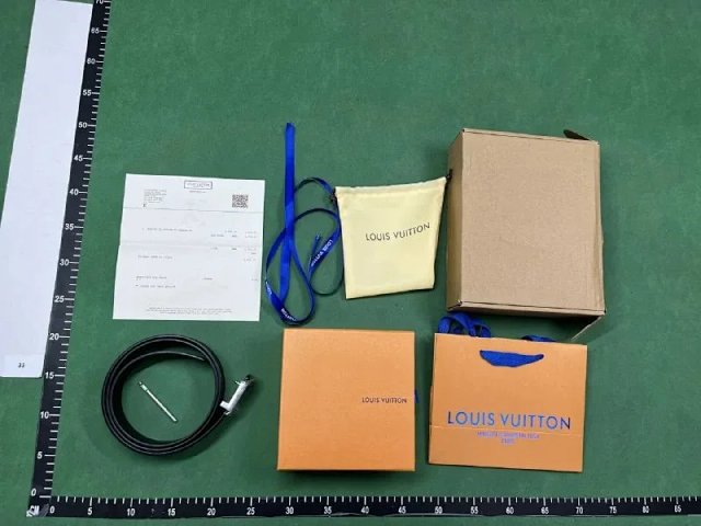 Prada Belt: seller detail photo 10