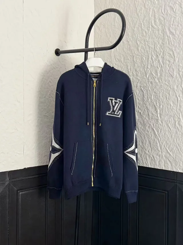 Louis Vuitton Hoodies & Sweatshirts Zip-Up Hooded Knit with LV Monogram Flower Motif product detail image 1