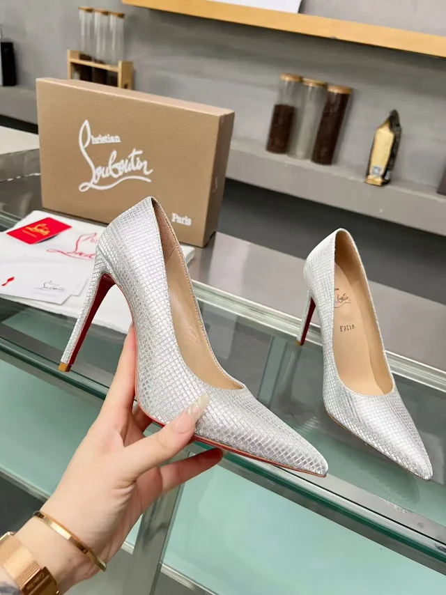 Christian Louboutin High Heels Pointed-Toe Patent Leather Red-Sole Stiletto Pumps product detail image 3