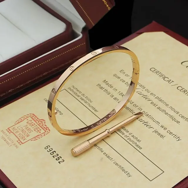 Cartier Jewelry Love screw-motif bangle bracelet product detail image 3