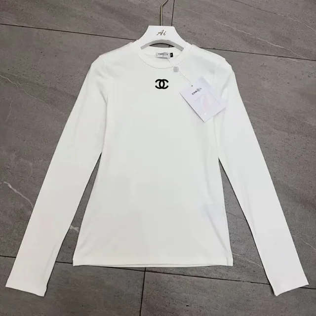 Chanel T-Shirts Long-Sleeve Ribbed Crewneck T-Shirt with CC Logo product detail image 5