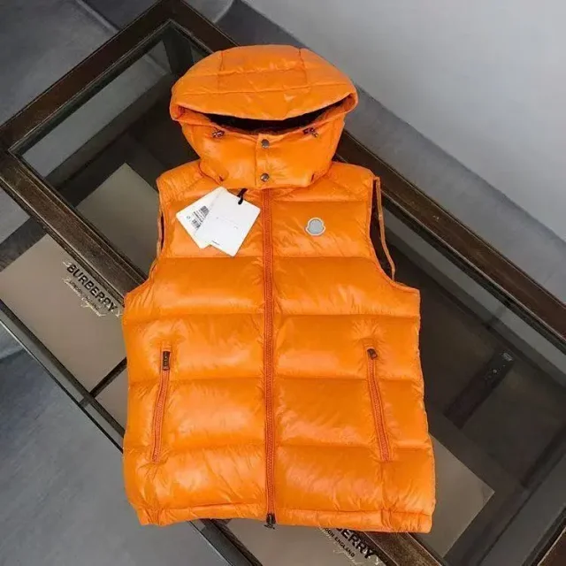 Moncler Vests Bormes Hooded Quilted Down Vest product detail image 3