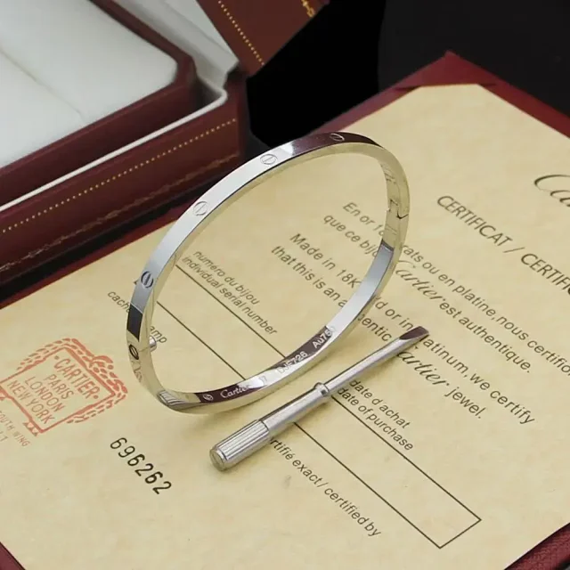 Cartier Jewelry Love screw-motif bangle bracelet product detail image 2