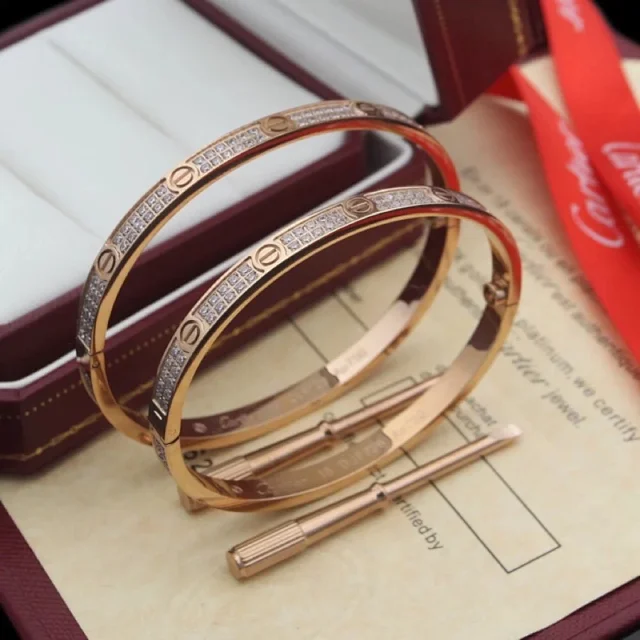 Cartier Jewelry Love screw-motif bangle bracelet product detail image 7