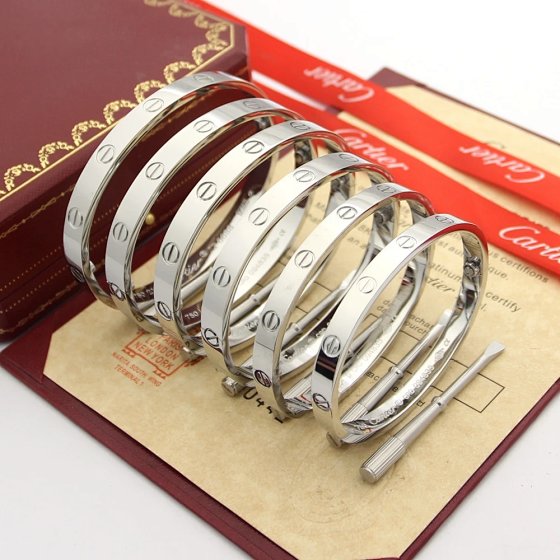 Exquisite Bracelet -008 (Gift Box) Whatsa+44 752205570