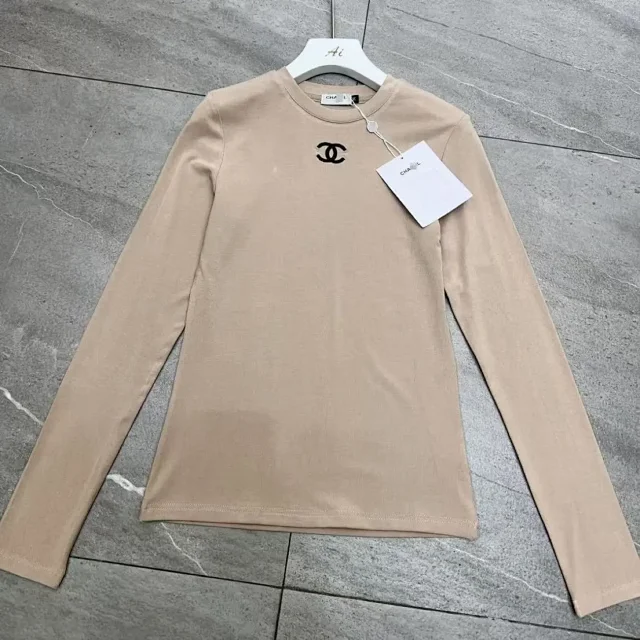 Chanel T-Shirts Long-Sleeve Ribbed Crewneck T-Shirt with CC Logo product detail image 3