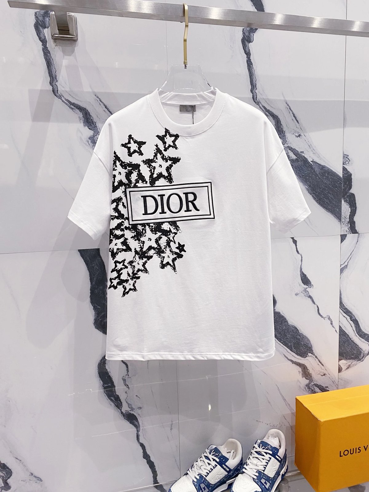 Dior CD Logo Embroidered Black T-Shirt product detail 11 in Litbuy spreadsheet finds