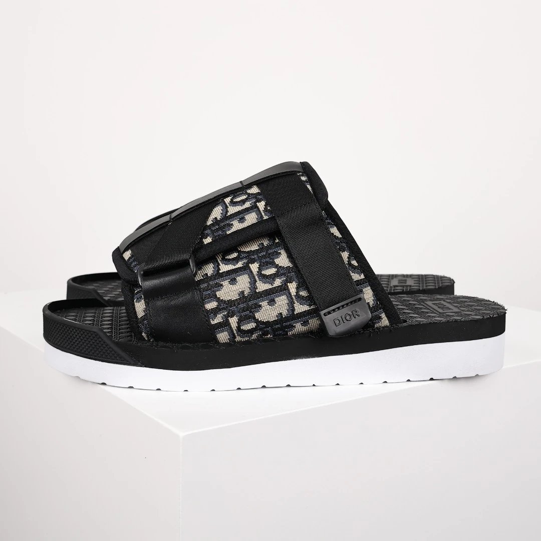 Embroidered Fashion Slippers - US
