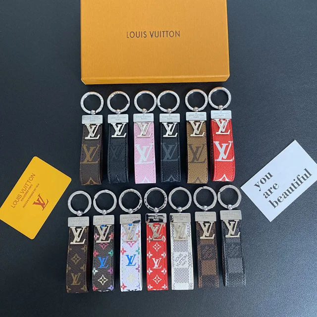 Louis Vuitton Uncategorized Monogram Leather Keychain product detail image 3