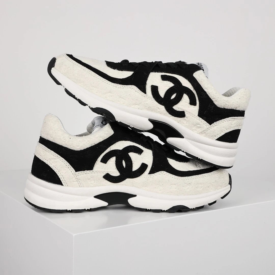 Louis Vuitton Beverly Hills Sneaker White Black