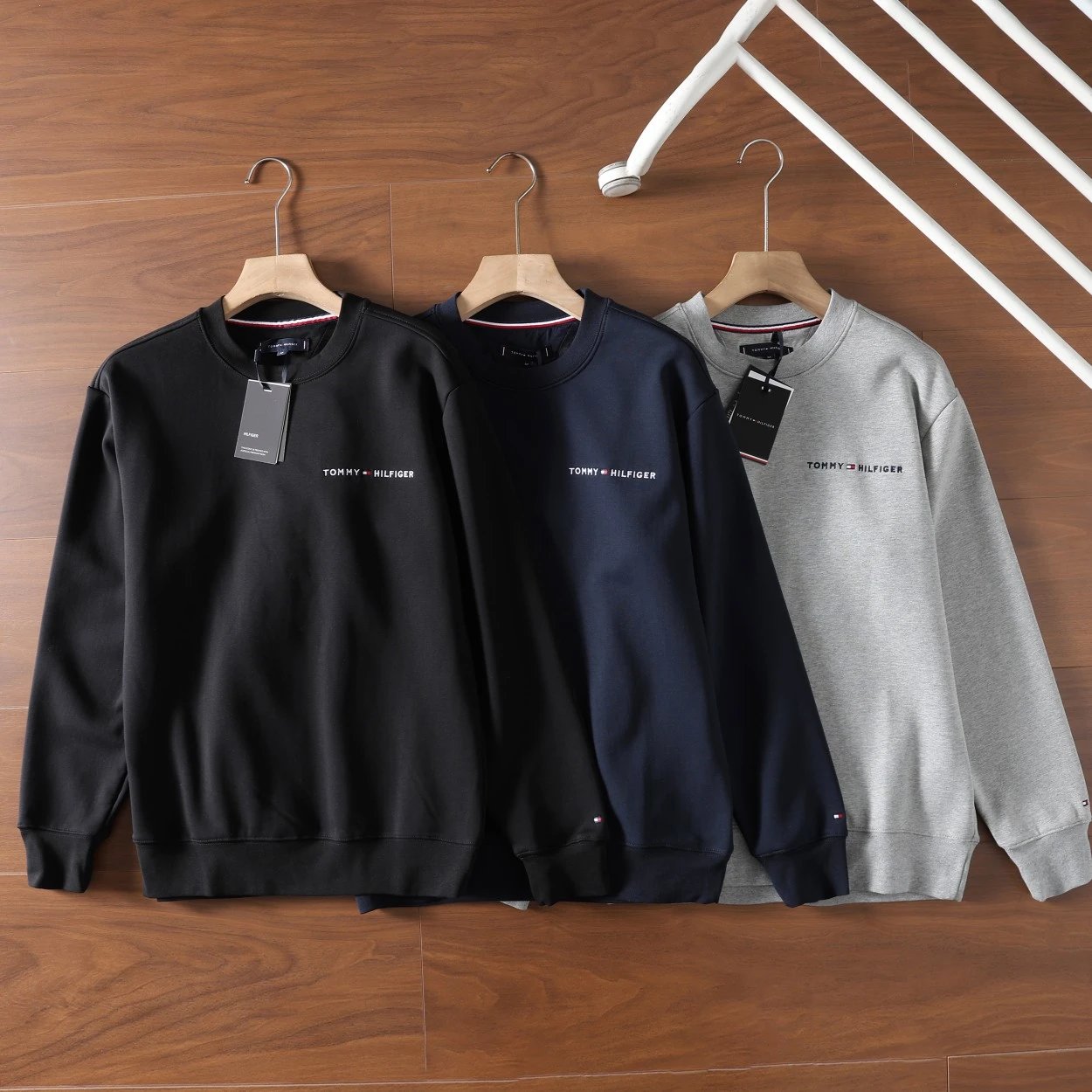Tommy Hilfiger Established 1985 Black Crewneck Sweatshirt Hoodie - 5