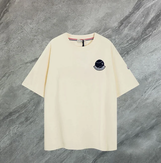 Moncler T-Shirts Crewneck Logo-Patch product detail image 7