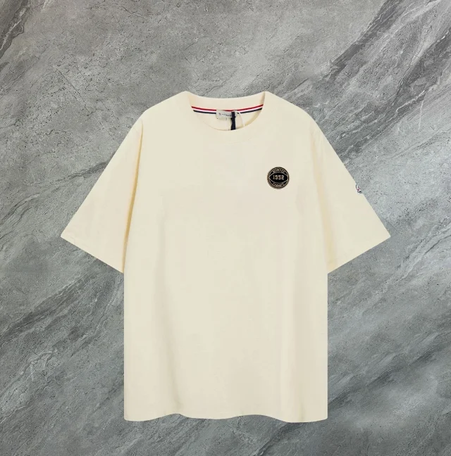 Moncler T-Shirts Crewneck Logo-Patch product detail image 4