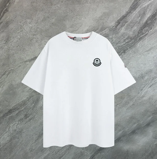 Moncler T-Shirts Crewneck Logo-Patch product detail image 5