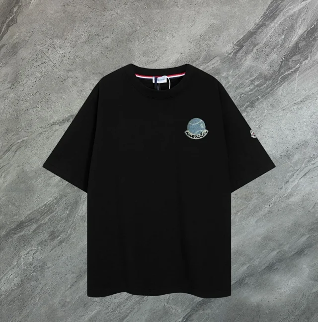 Moncler T-Shirts Crewneck Logo-Patch product detail image 9