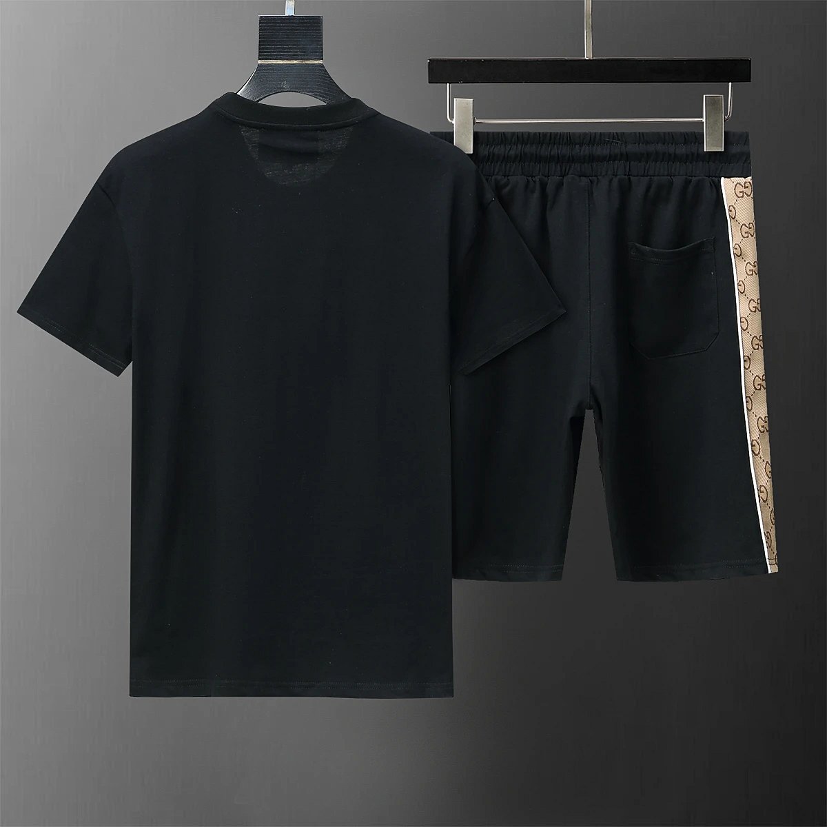 Gucci GG Monogram Contrast Panel T-Shirt and Shorts Set Black / Beige Casual Set product detail 2 in Litbuy spreadsheet finds