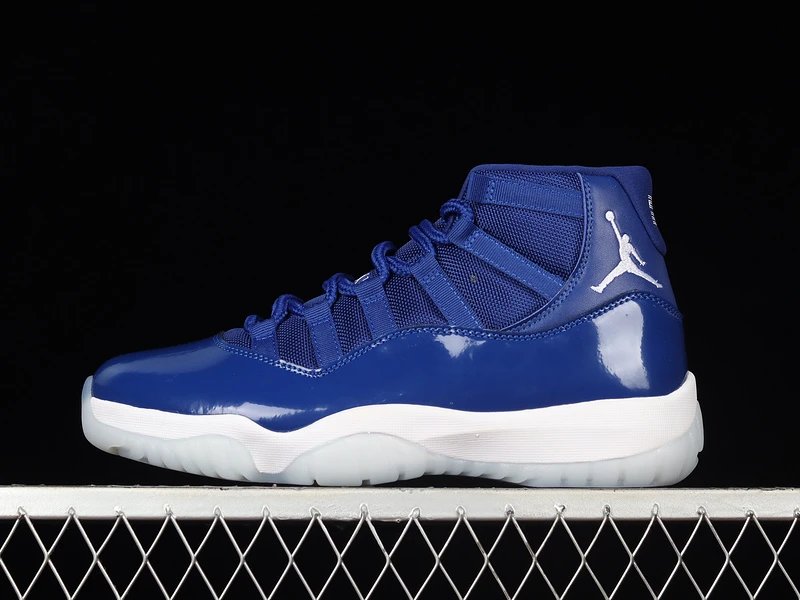 Air Jordan 11 Retro "Midnight Navy