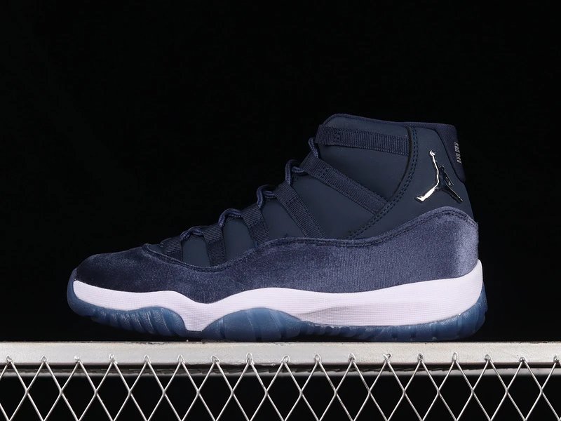 Jordan 11 Retro "Navy Velvet
