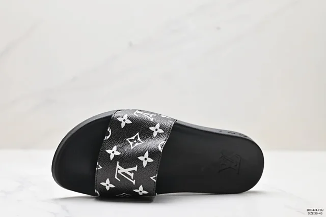 Louis Vuitton Slippers Monogram Slide product detail image 7