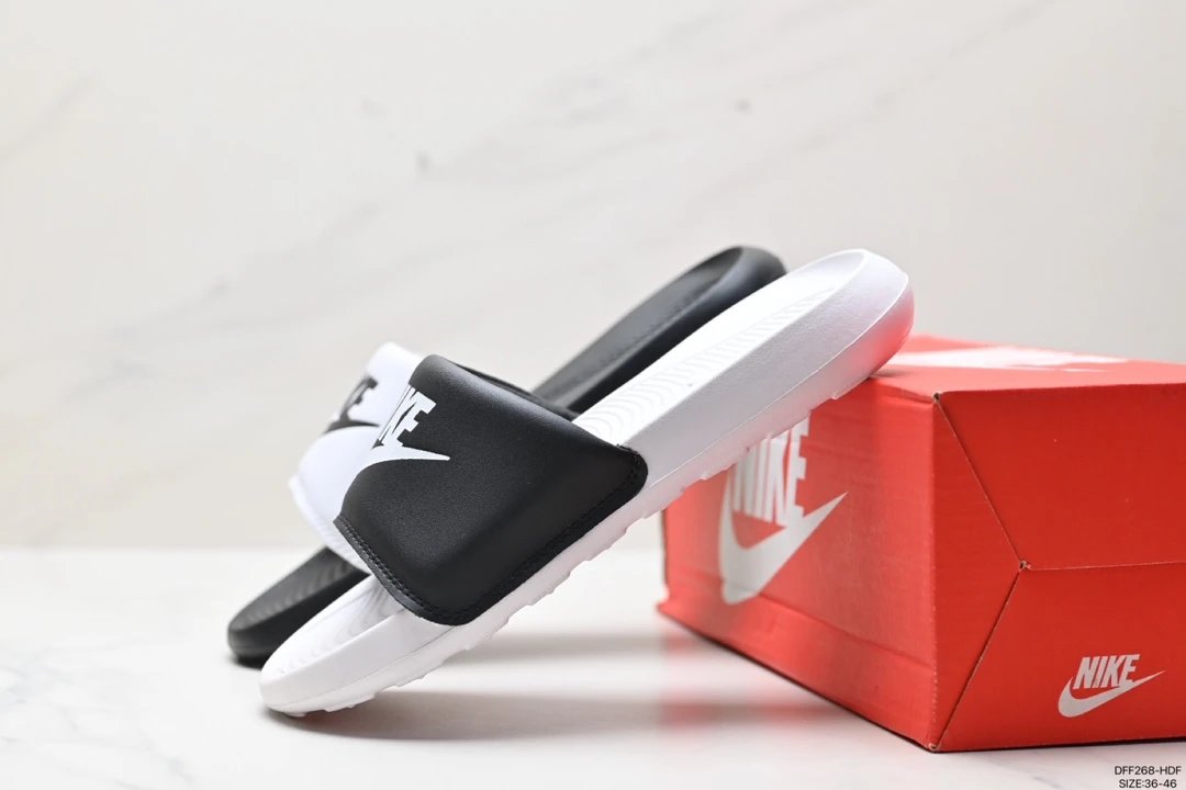 Nike Benassi JDI Red Slippers - 10