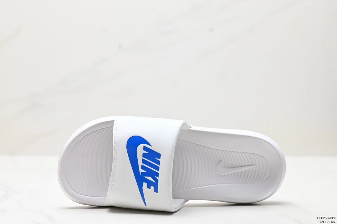 Nike Benassi Slide Sandals [DF