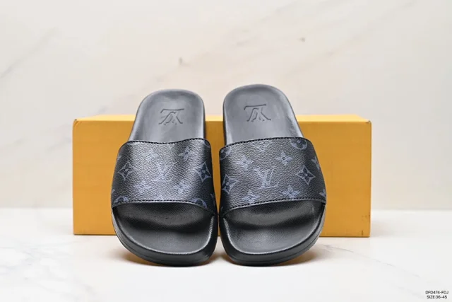 Louis Vuitton Slippers Monogram Slide product detail image 3