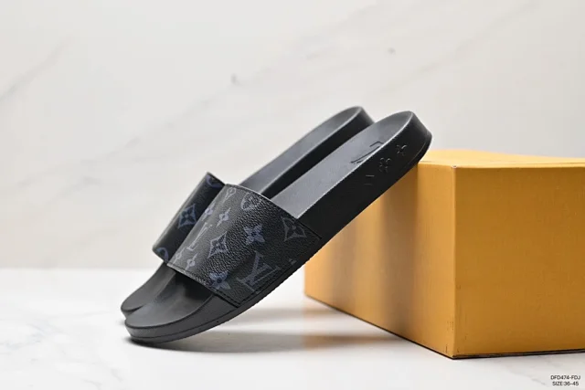 Louis Vuitton Slippers Monogram Slide product detail image 6