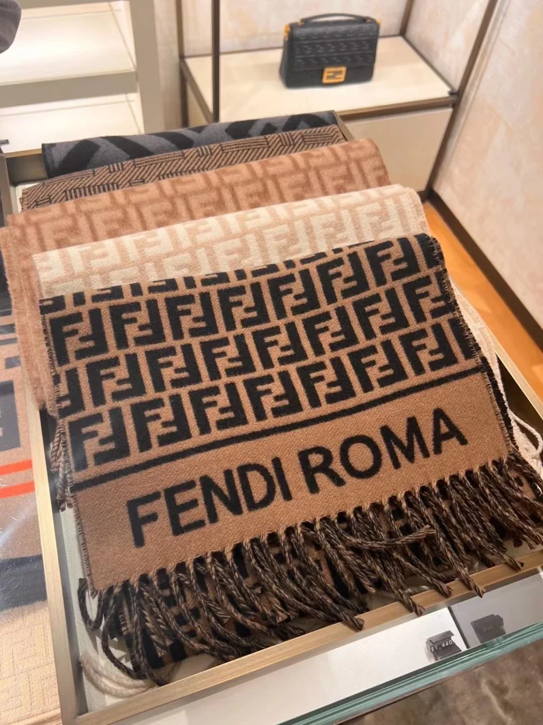Pañuelo Fendi