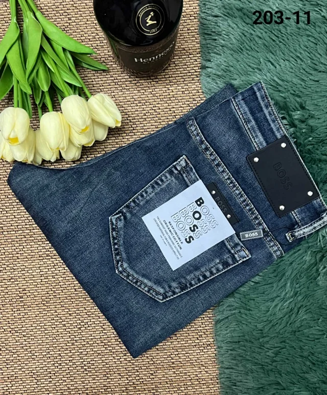 BOSS Jeans back-pocket patch designs product detail image 3