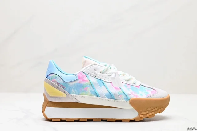 Adidas Sneakers Retro low-top with three-stripe side panels and chunky gum-accented sole product detail image 11