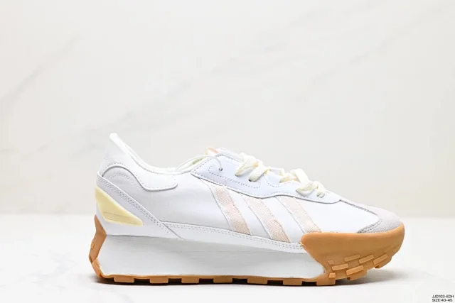 Adidas Sneakers Retro low-top with three-stripe side panels and chunky gum-accented sole product detail image 10