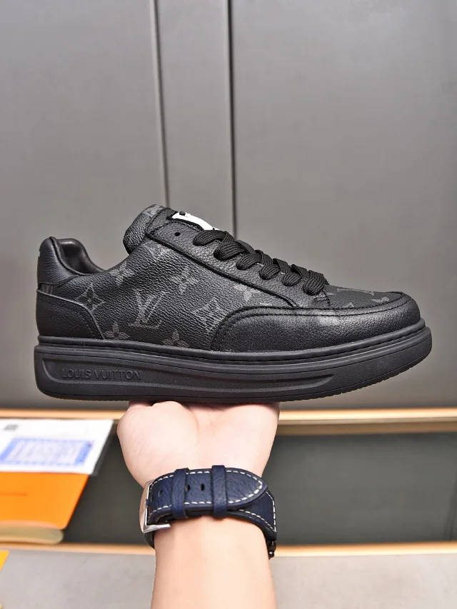 Louis Vuitton Sneakers Low-top monogram lace-up product detail image 7