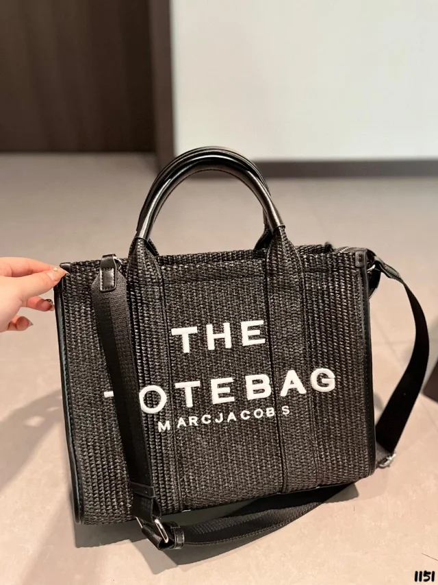 Marc Jacobs Handbags The Tote Bag product detail image 3