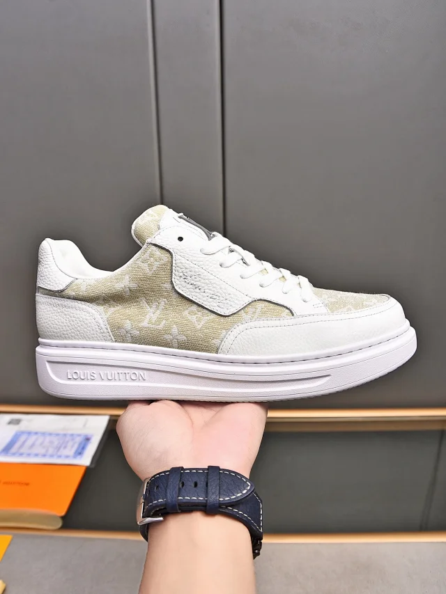 Louis Vuitton Sneakers Low-top monogram lace-up product detail image 5