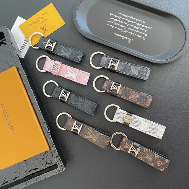 Louis Vuitton Uncategorized Monogram leather keychain product detail image 1