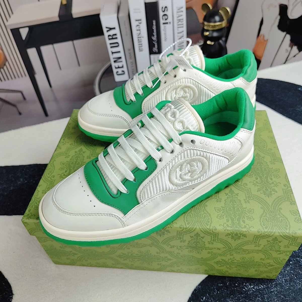 Gucci Rhyton Metallic Gold and White Sneakers Chunky Sneakers product detail 11 in Litbuy spreadsheet finds