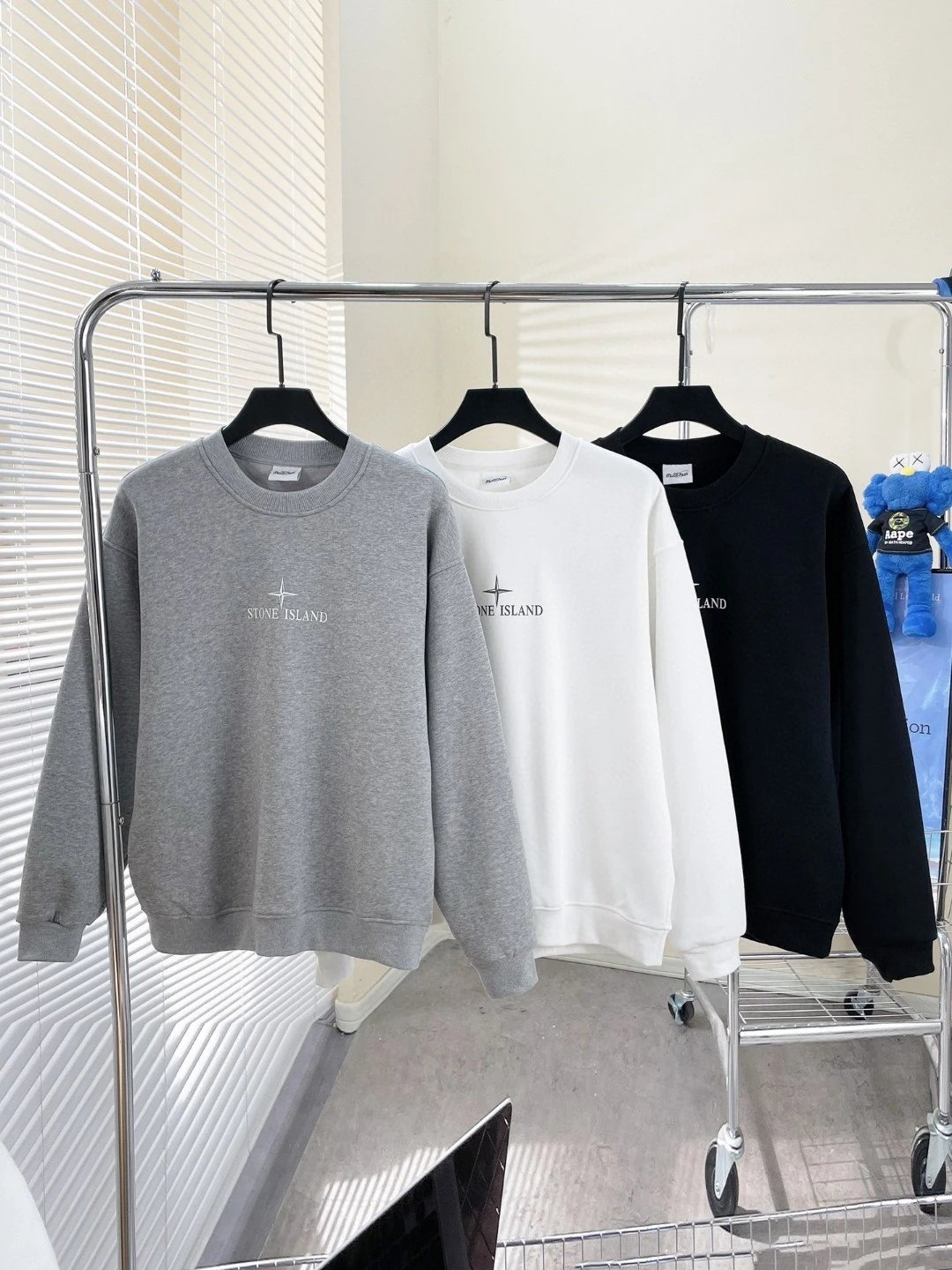 Stone Island Classic Crewneck Black Sweatshirt Sweater - 18