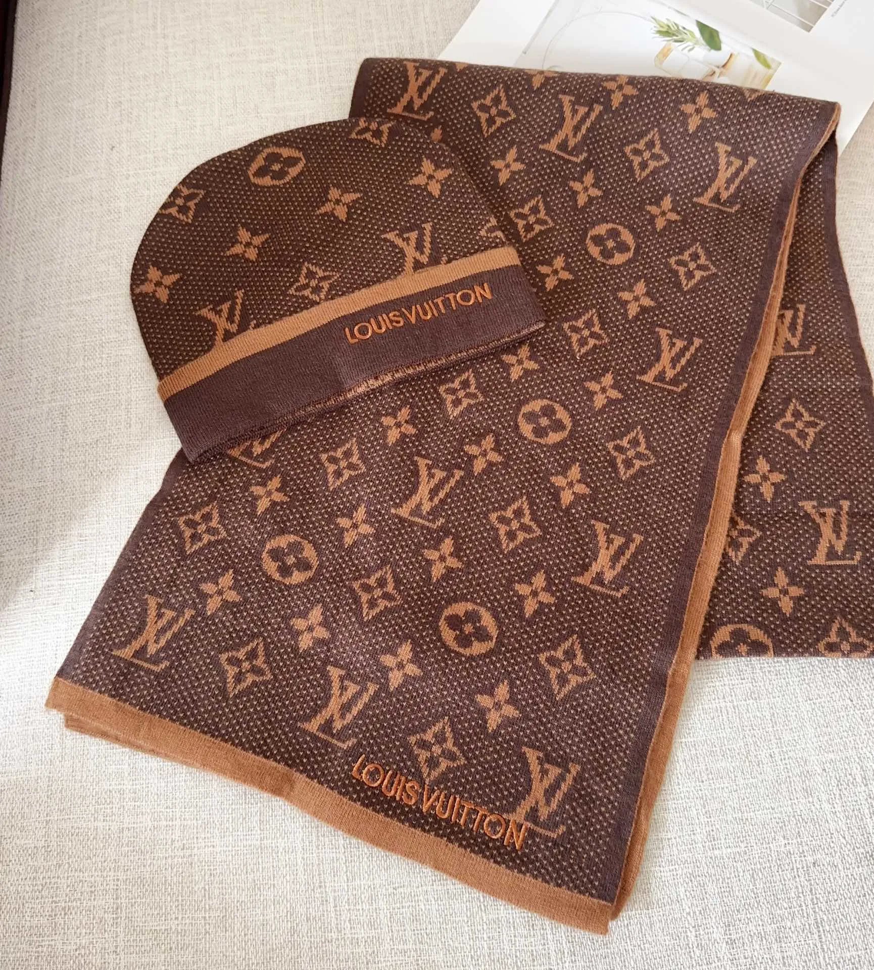 Louis Vuitton Monogram Gradient Black Beanie and Scarf Set Accessories - 5