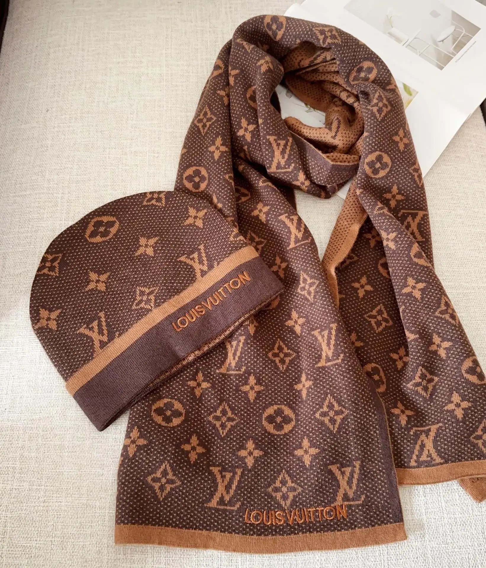 Louis Vuitton Monogram Gradient Black Beanie and Scarf Set Accessories - 6
