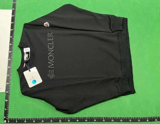 Moncler Hoodies & Sweatshirts YHH10N crewneck logo sweatshirt product detail image 3