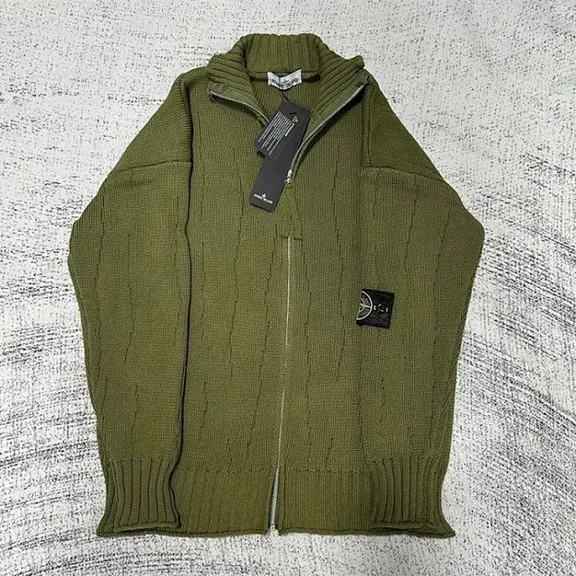 Stone Island Knitwear Ribbed crewneck knit sweater with compass sleeve badge product detail image 9