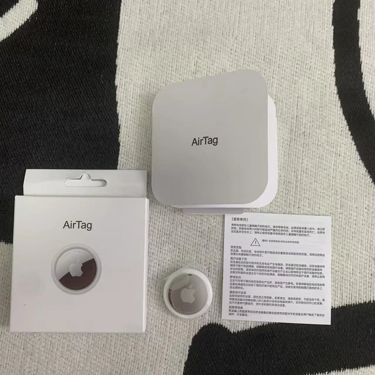 Apple AirTag White Tracking Device