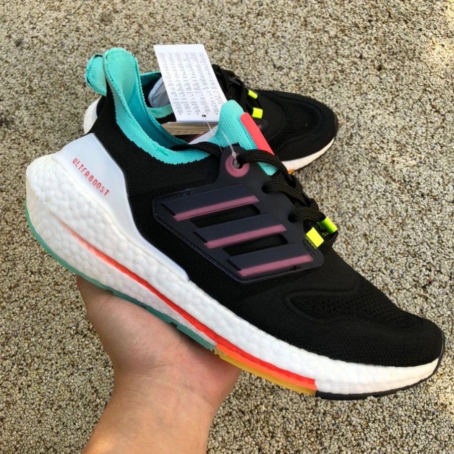 ad Ultraboost 21