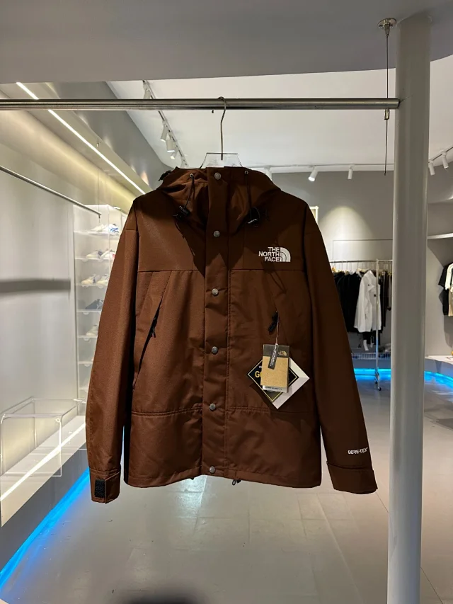 Puma Jackets Hooded color-block football jacket product detail image 10