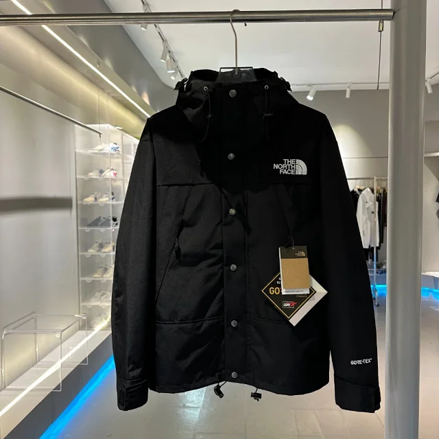 Puma Jackets Hooded color-block football jacket product detail image 13
