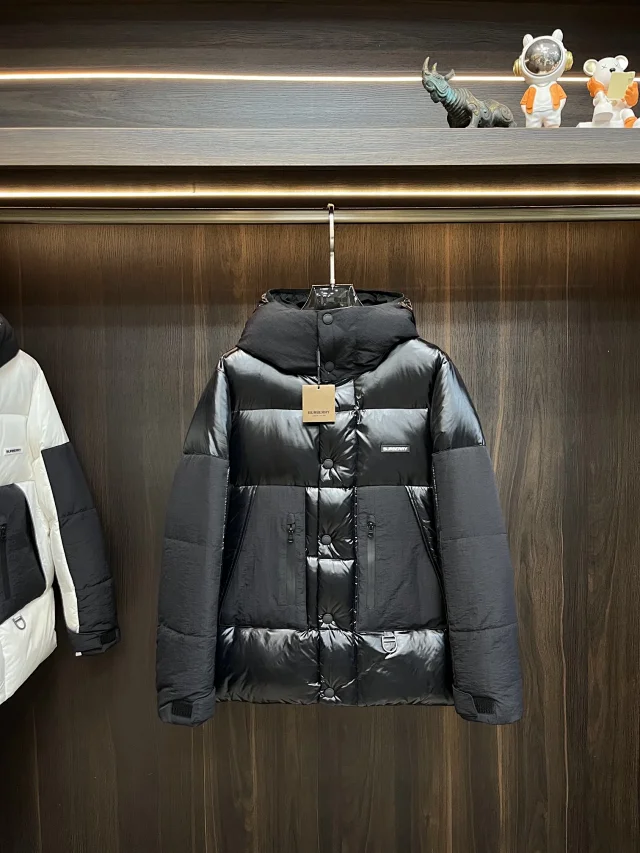 Burberry Down Jackets Quilted hooded puffer jacket product detail image 15