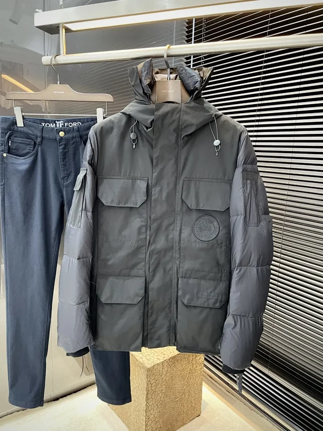 Canada Goose Vests Quilted puffer vest with stand collar and patch pockets product detail image 14
