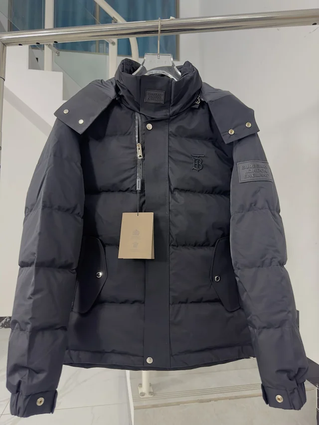 Burberry Down Jackets Quilted hooded puffer jacket product detail image 10