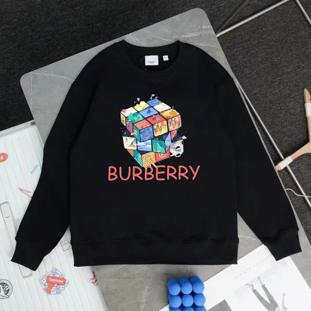 Burberry Hoodies & Sweatshirts Crewneck graphic-print sweatshirt product detail image 16